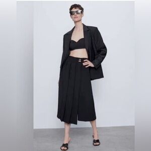 (NWT) ZARA LONG PAREO SHORTS CULOTTE Black 2423/878 Gold Buttons. Size XS